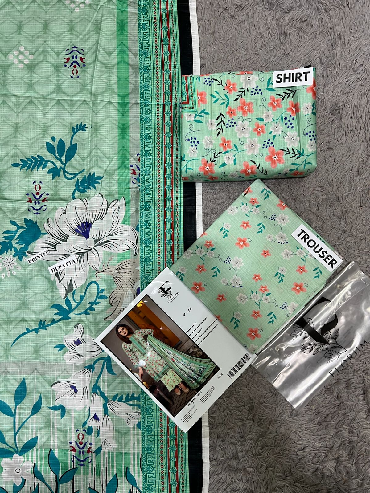 FLORUM LAWN THREE PIECE